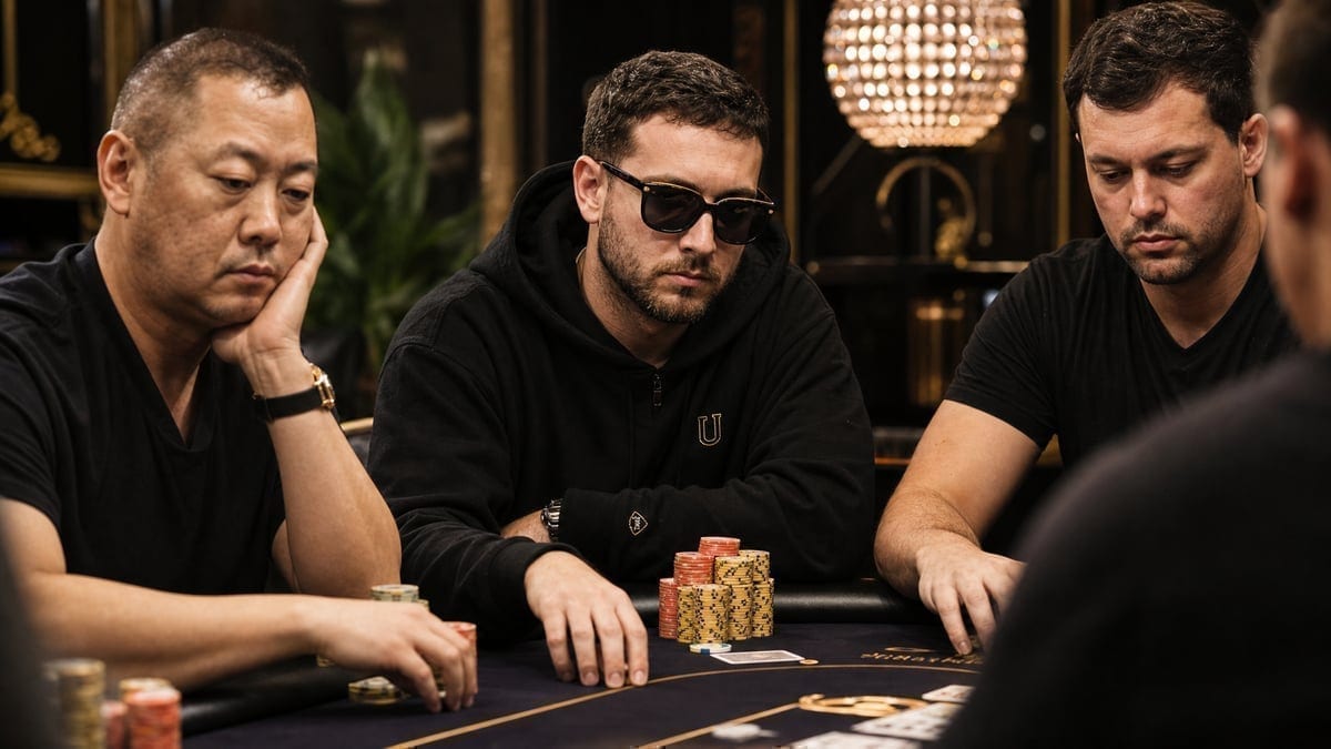 High stakes cash game table at Hustler Casino Live