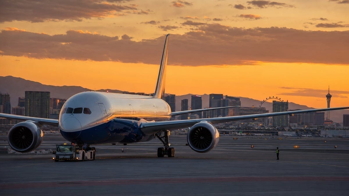 Japanese Players Charter Boeing 787